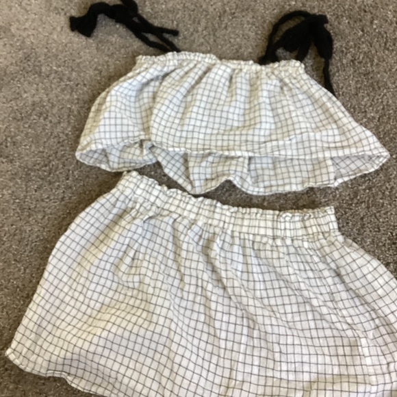 Two piece kids swimsuit, cover-up 🖤 🩶 - Picture 1 of 4